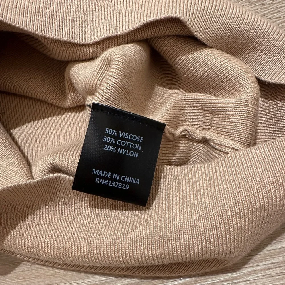 NBD Effie Women's Cold Shoulder Top - Picture 4 of 5